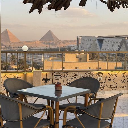 Topview Pyramids And Museum Nazlet el Simman Exterior photo
