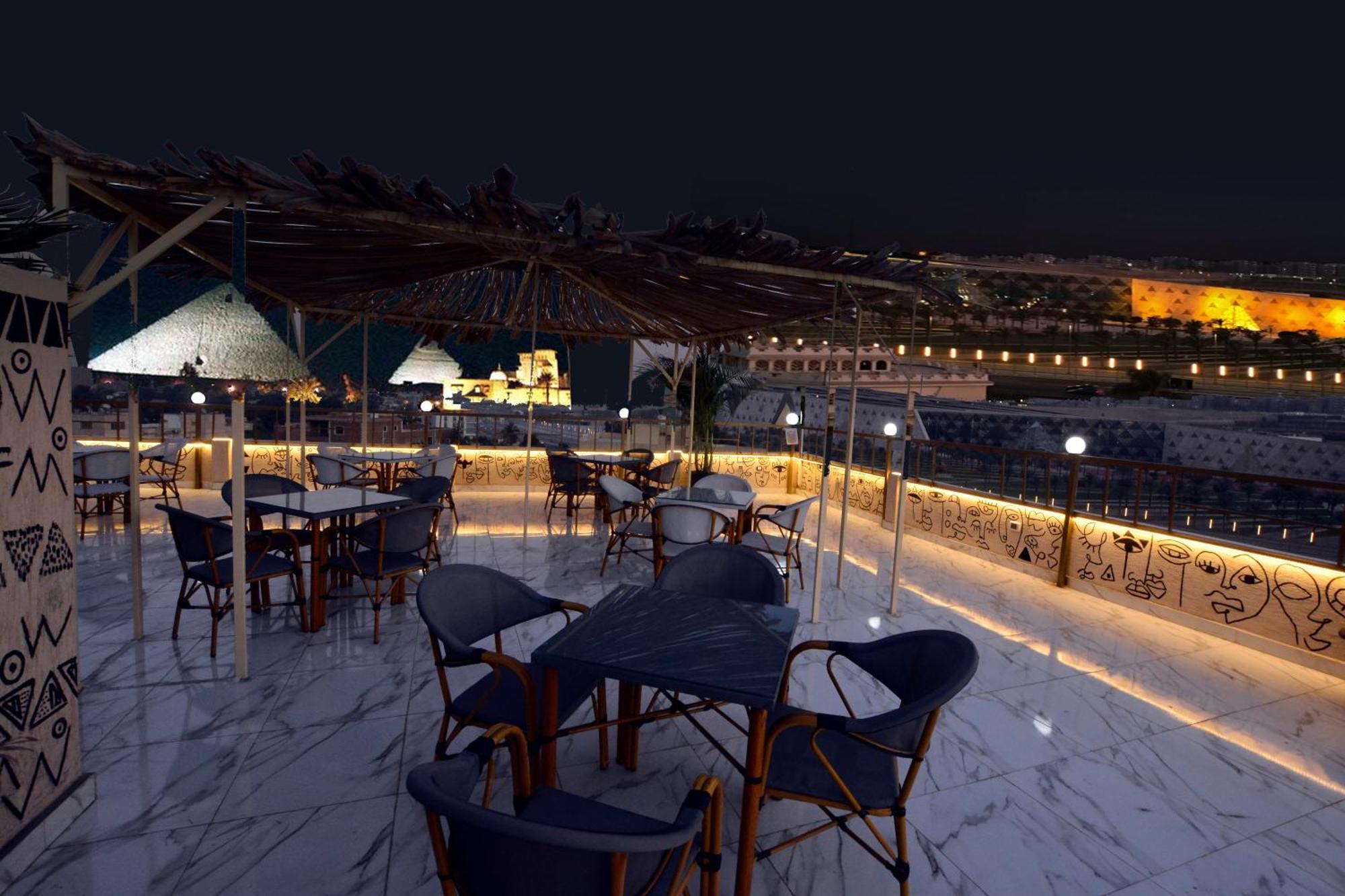 Topview Pyramids And Museum Nazlet el Simman Exterior photo